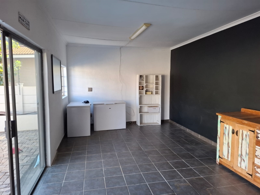 3 Bedroom Property for Sale in Geelhoutpark North West